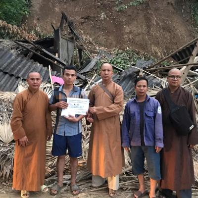 Đoàn Từ Thiện Phật Giáo Tông phong Liên Tông Tịnh Độ Non Bồng thăm và tặng quà tại các địa phương bị ảnh hưởng bởi cơn bão số 3, Yagi
